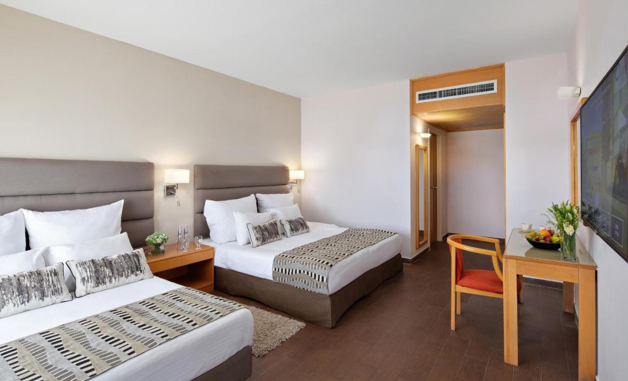 C Hotel Неве-Илан Экстерьер фото