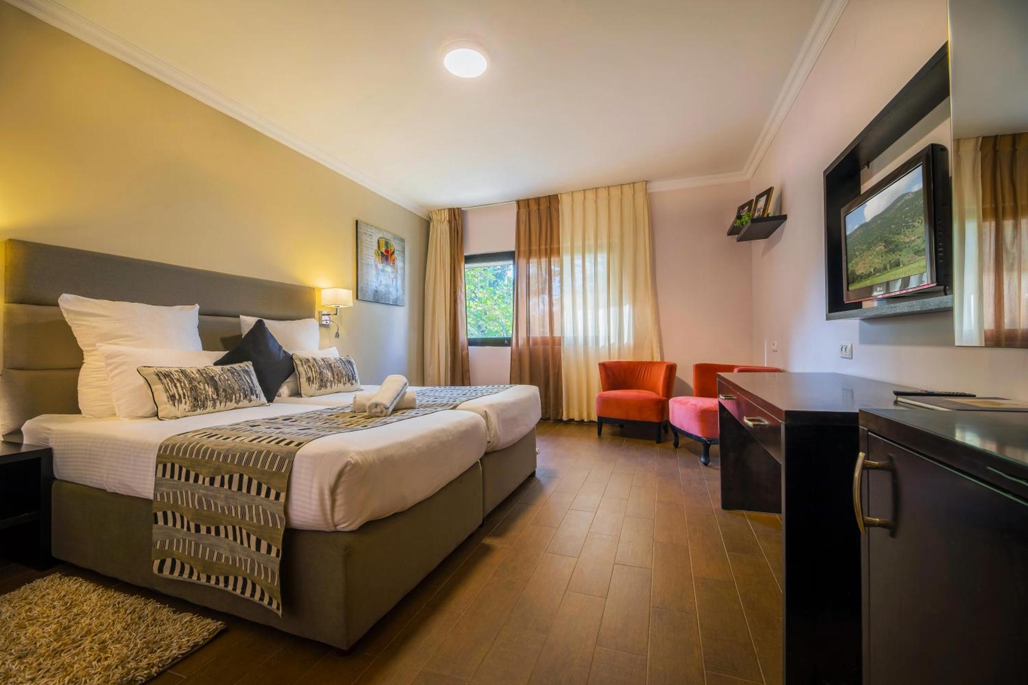 C Hotel Неве-Илан Экстерьер фото