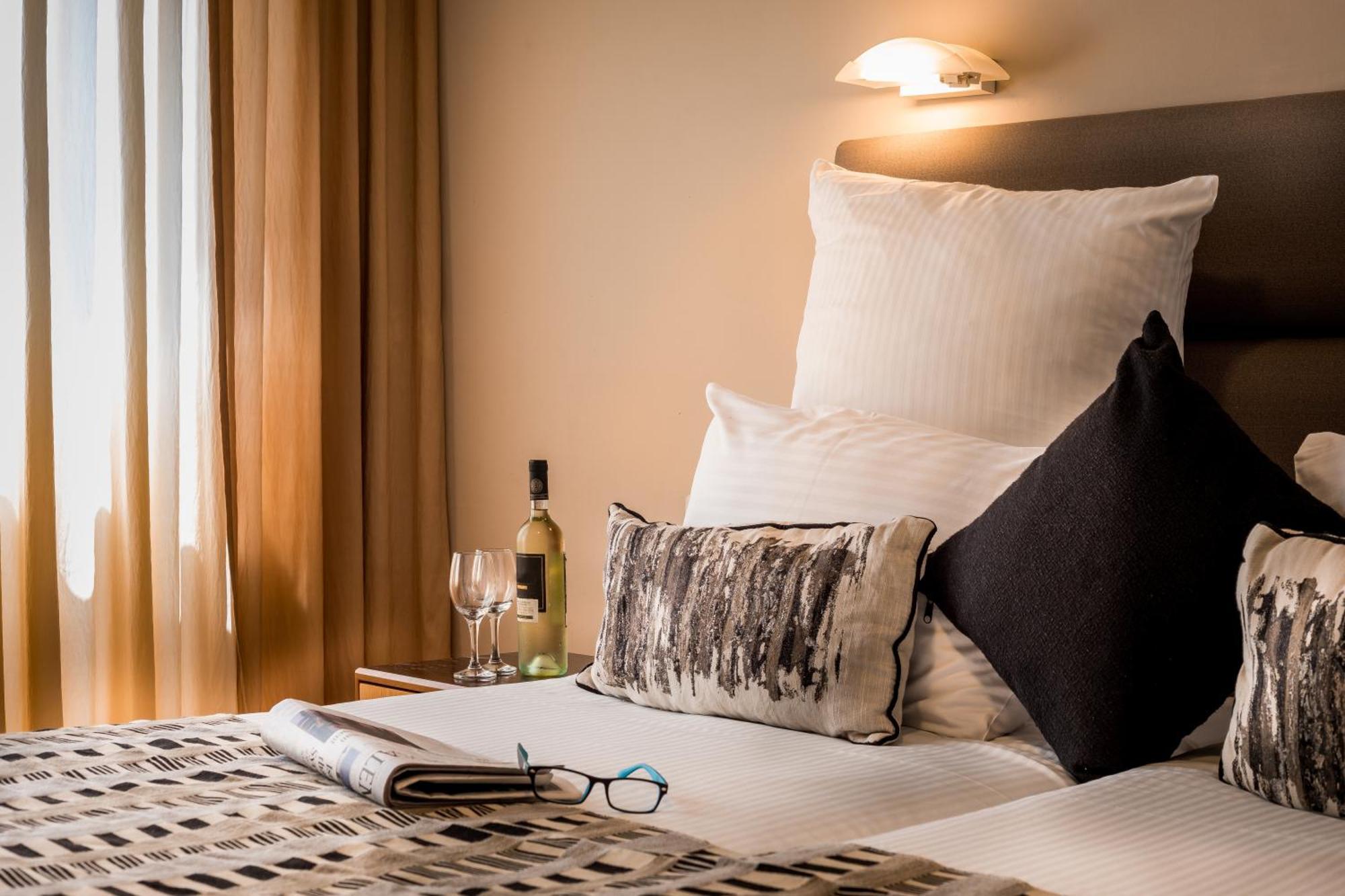 C Hotel Неве-Илан Экстерьер фото