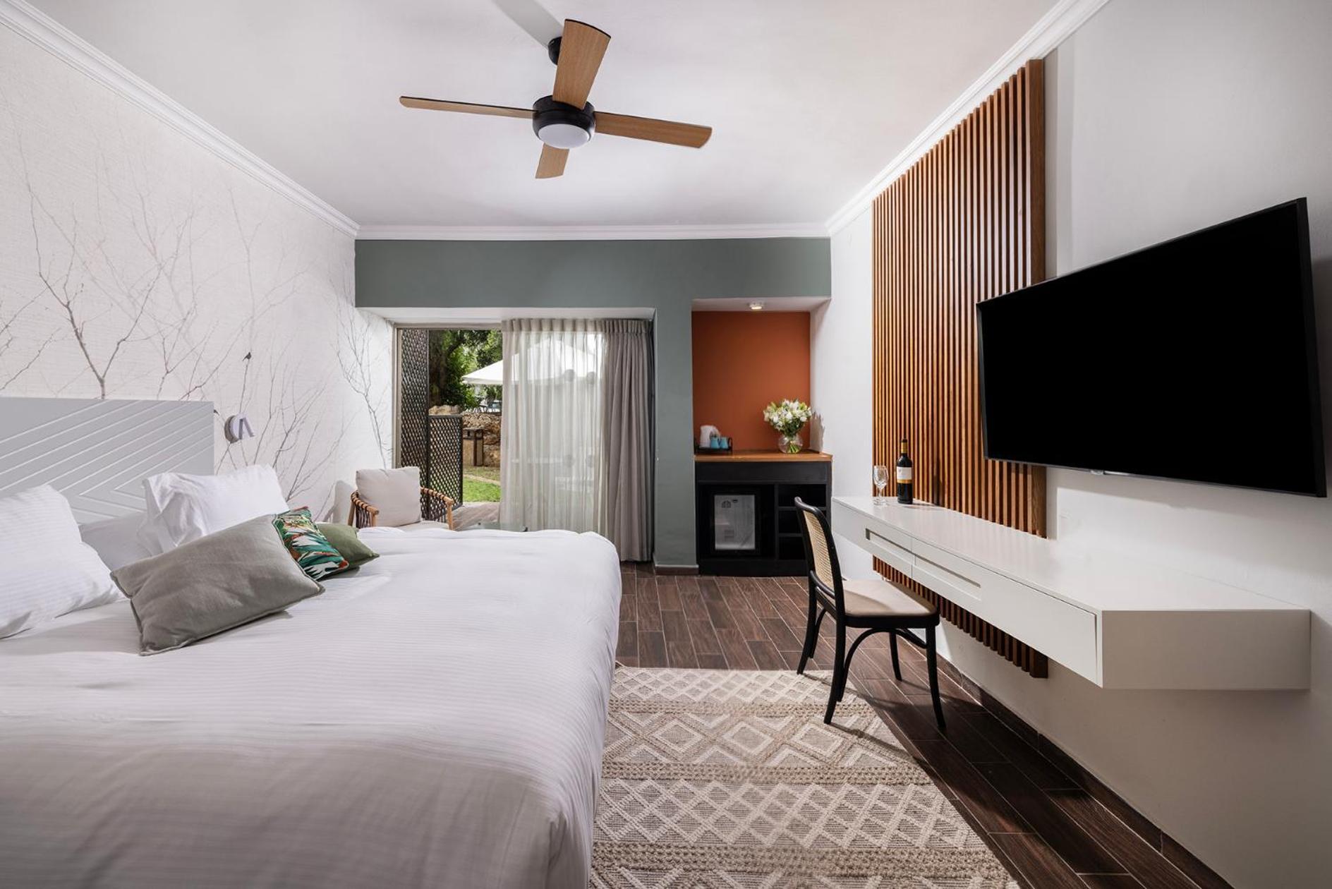 C Hotel Неве-Илан Экстерьер фото
