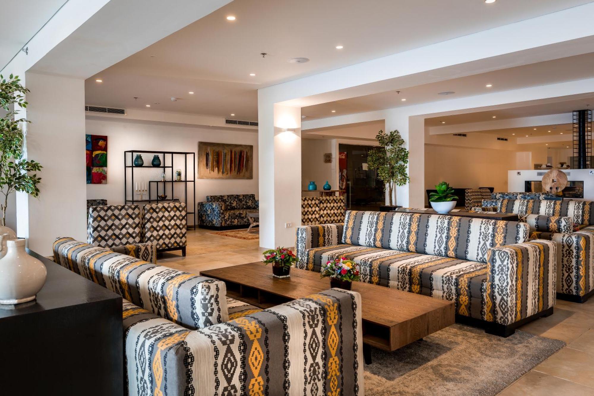 C Hotel Неве-Илан Экстерьер фото