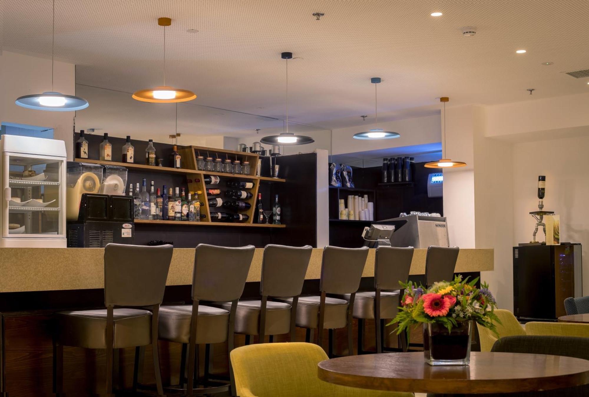 C Hotel Неве-Илан Экстерьер фото