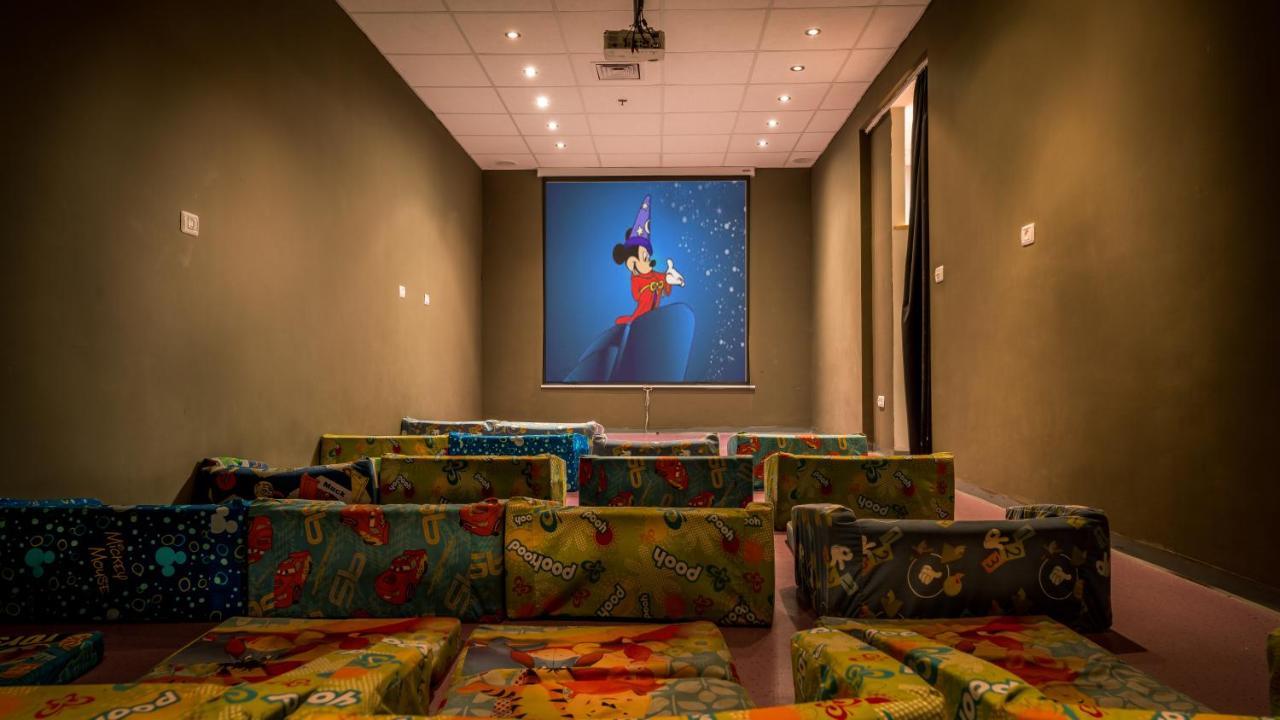 C Hotel Неве-Илан Экстерьер фото